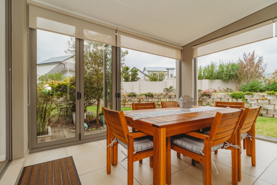 4 Bedroom Property for Sale in Mont Fleur Mountain Estate Western Cape